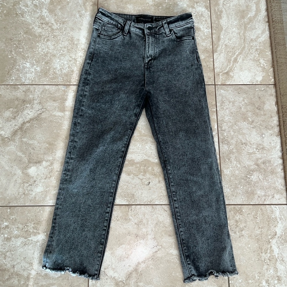 Kendall & Kylie The Icon High Rise Straight        Size: 9/29